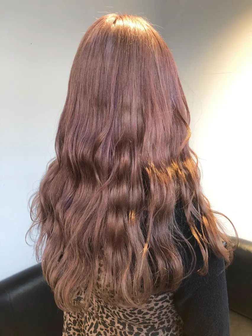 ロング カラー ベージュカラー ブリーチ ケアブリーチ ピンクカラー ピンクベージュ ブロンド/艶カラー/ レイヤー/MIKUのヘアスタイル