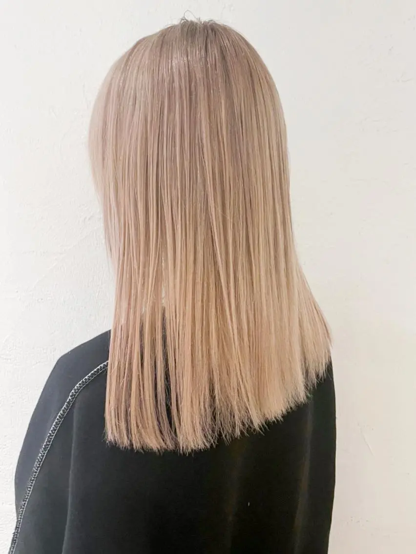 セミロング カラー パーマ ヘアアレンジ ベージュカラー ミルクティーベージュ ITbyALBUM 八王子店のヘアスタイル