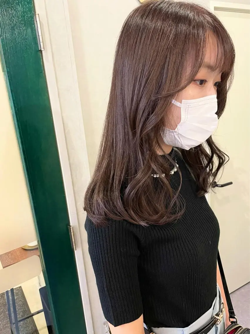 ミディアム カラー グレージュ ラベンダーカラー ラベンダーグレージュ ラベンダーグレー レイヤーカット カット ヘアカラー はるか 💐 お悩み改善美容師のヘアスタイル