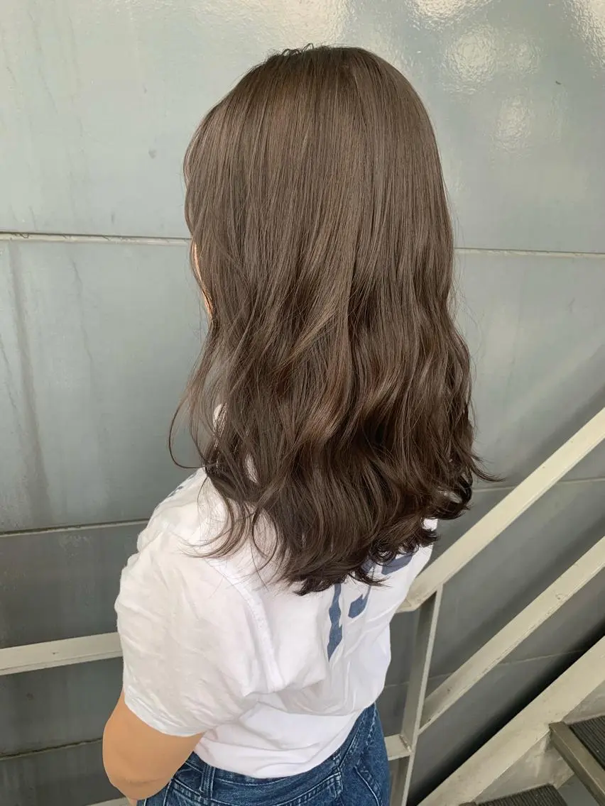 セミロング アッシュ natsu fujinoのヘアスタイル