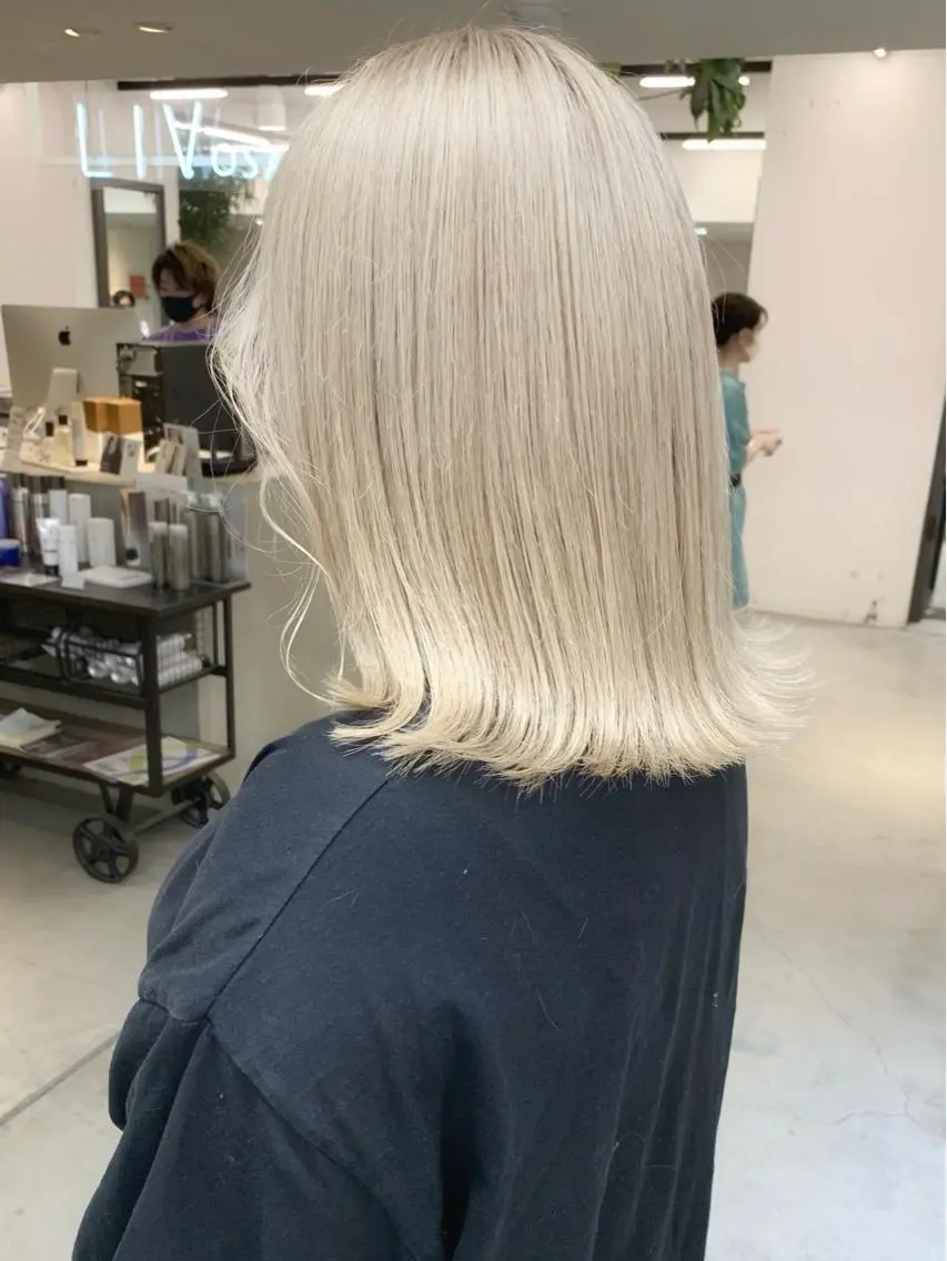 ミディアム カット ヘアカラー 片岡 建のヘアスタイル