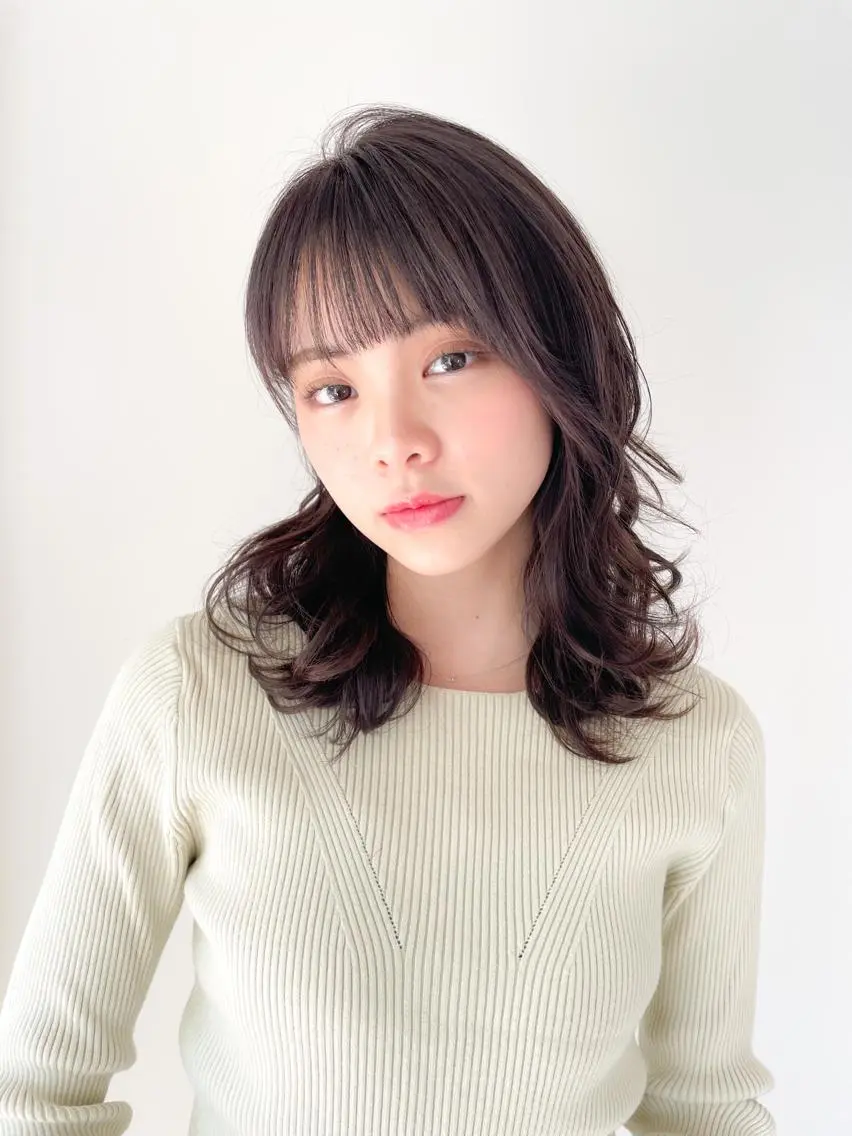 ミディアム パーマ ミディアムパーマ 太田ありさ クリーミーヘアカラーのヘアスタイル