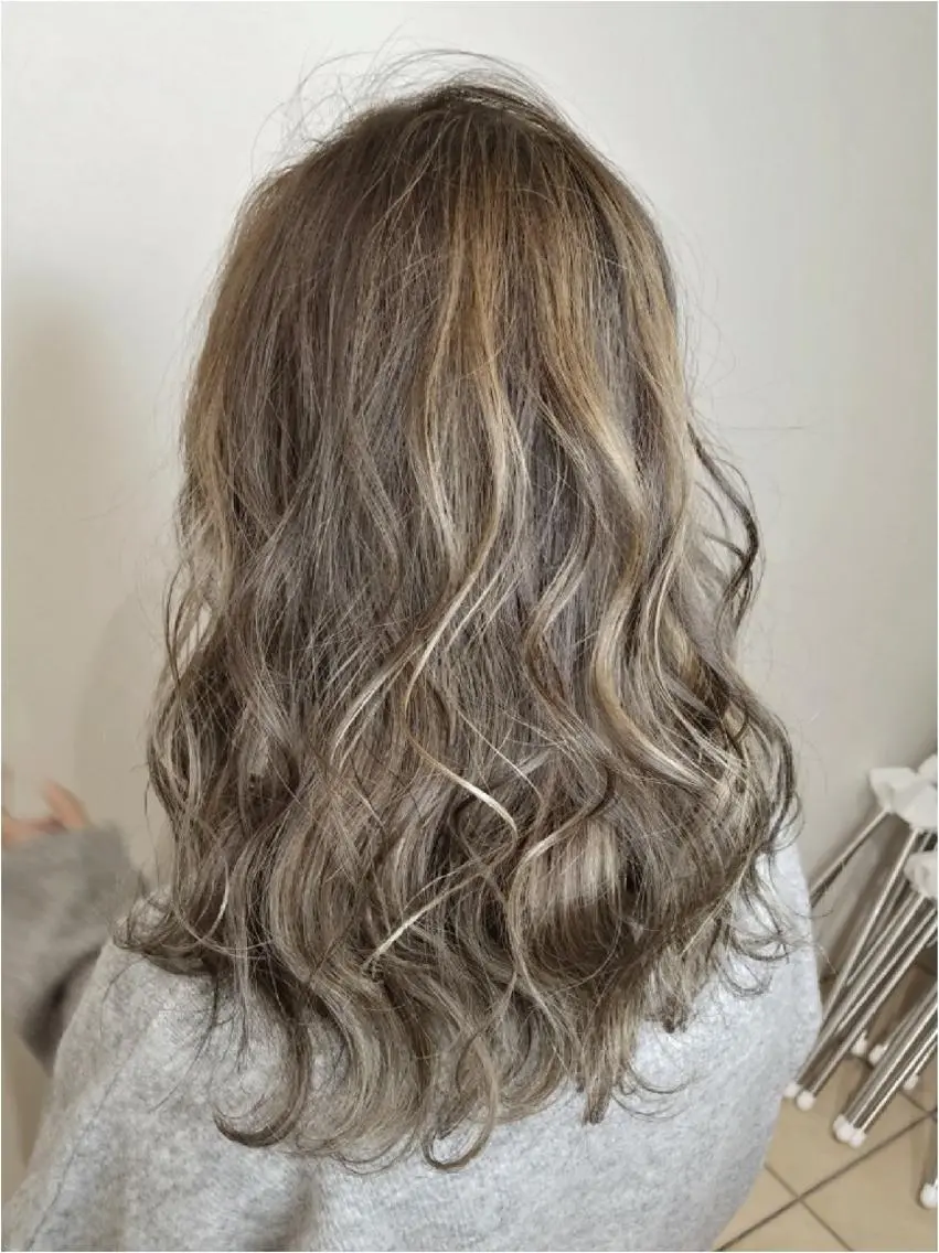 カラー ヘアアレンジ ブリーチ グレージュ ハイライトカラー ブリーチなしカラー 【髪質改善美容師】t occa茨木篠原健太のヘアスタイル