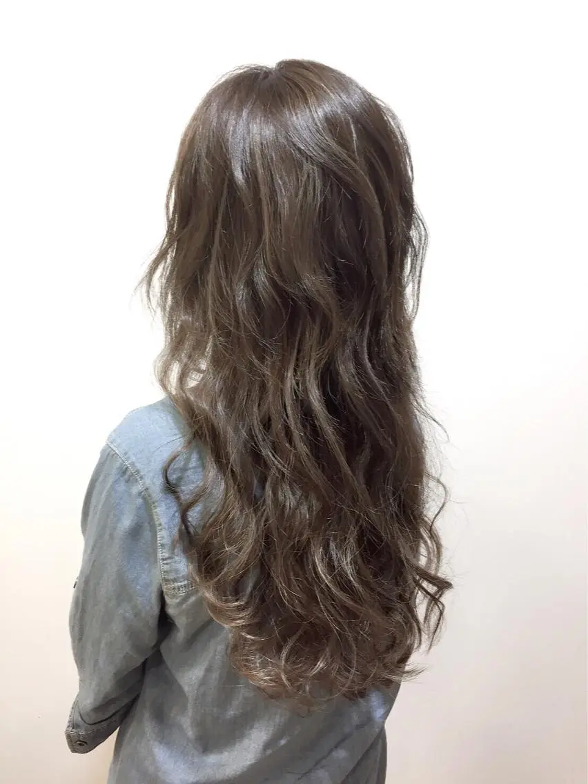 ロング カラー アッシュ ハイライトカラー ハイライト 海外風レイヤーカット 👑店長 平松 由のヘアスタイル