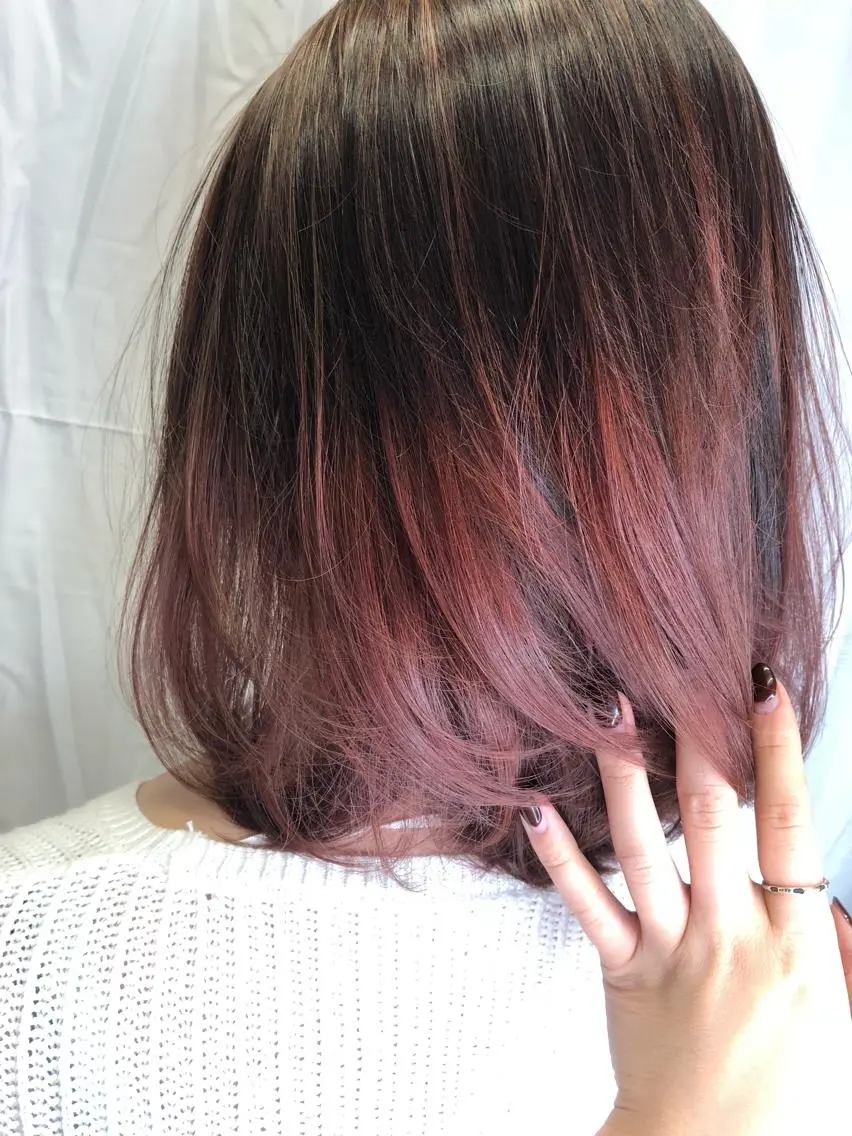 ミディアム カラー グラデーションカラー ハイライトカラー ピンクカラー ハイライト Kaede .のヘアスタイル