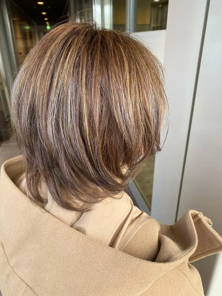 ミディアム 山浦 貴恵のヘアスタイル