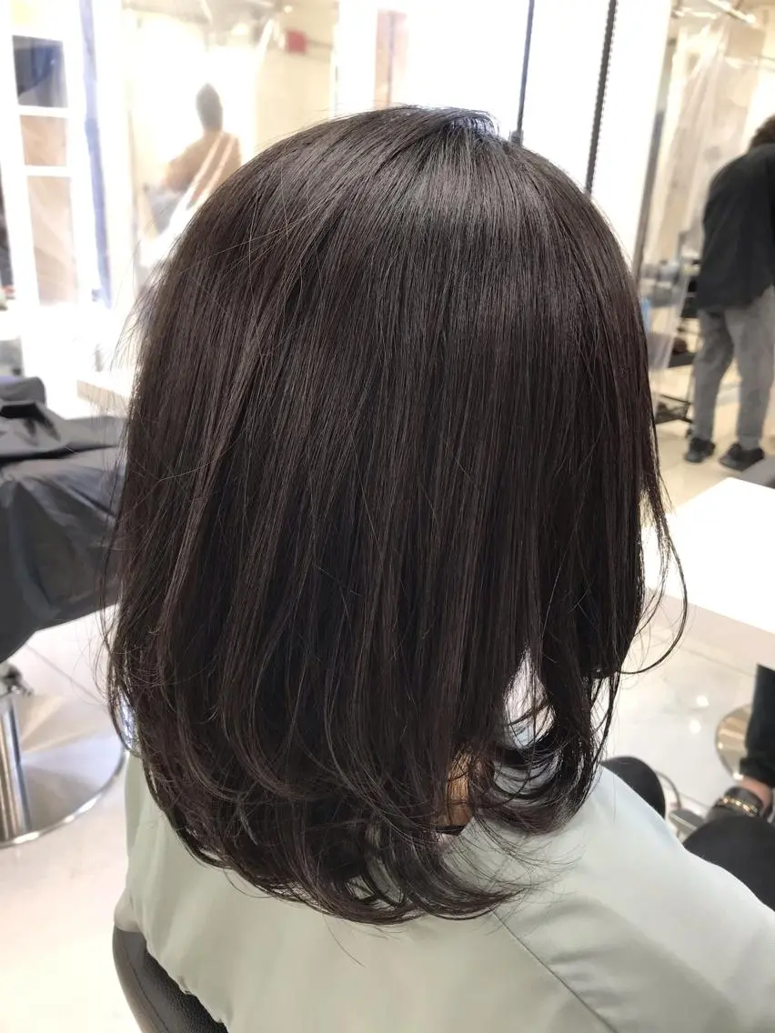 ミディアム カラー アッシュ オリーブアッシュ カット ヘアカラー 【暖色カラー特化】 中山由梨のヘアスタイル