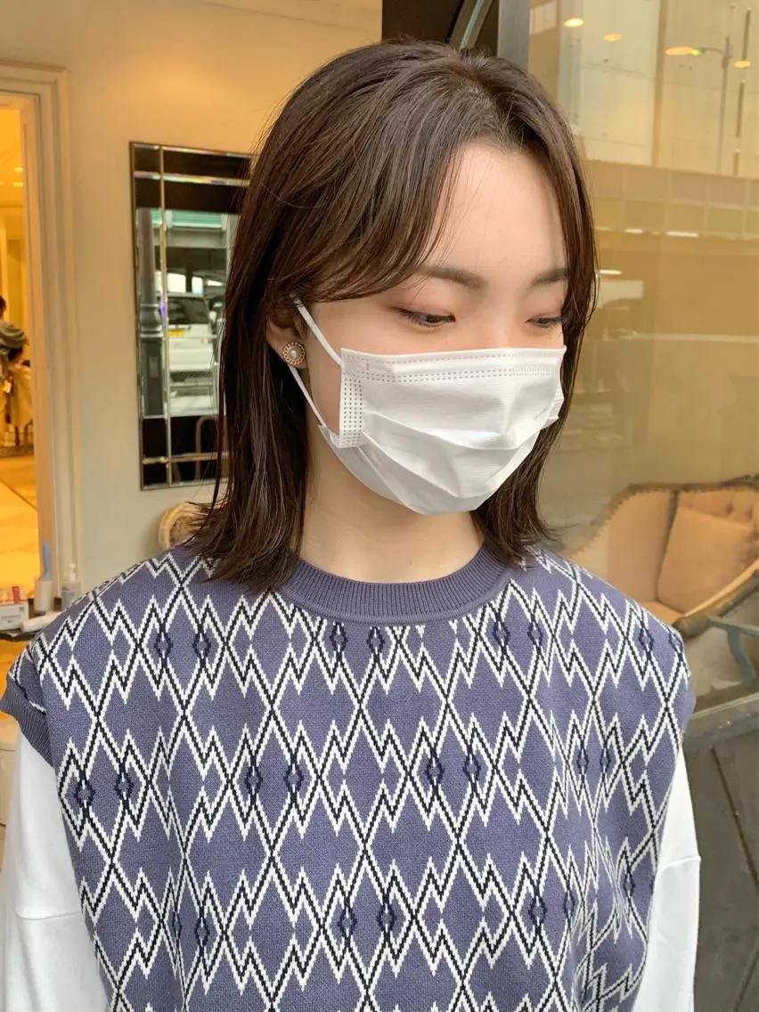 ミディアム カット ヘアカラー SAKINO ベージュカラーのヘアスタイル