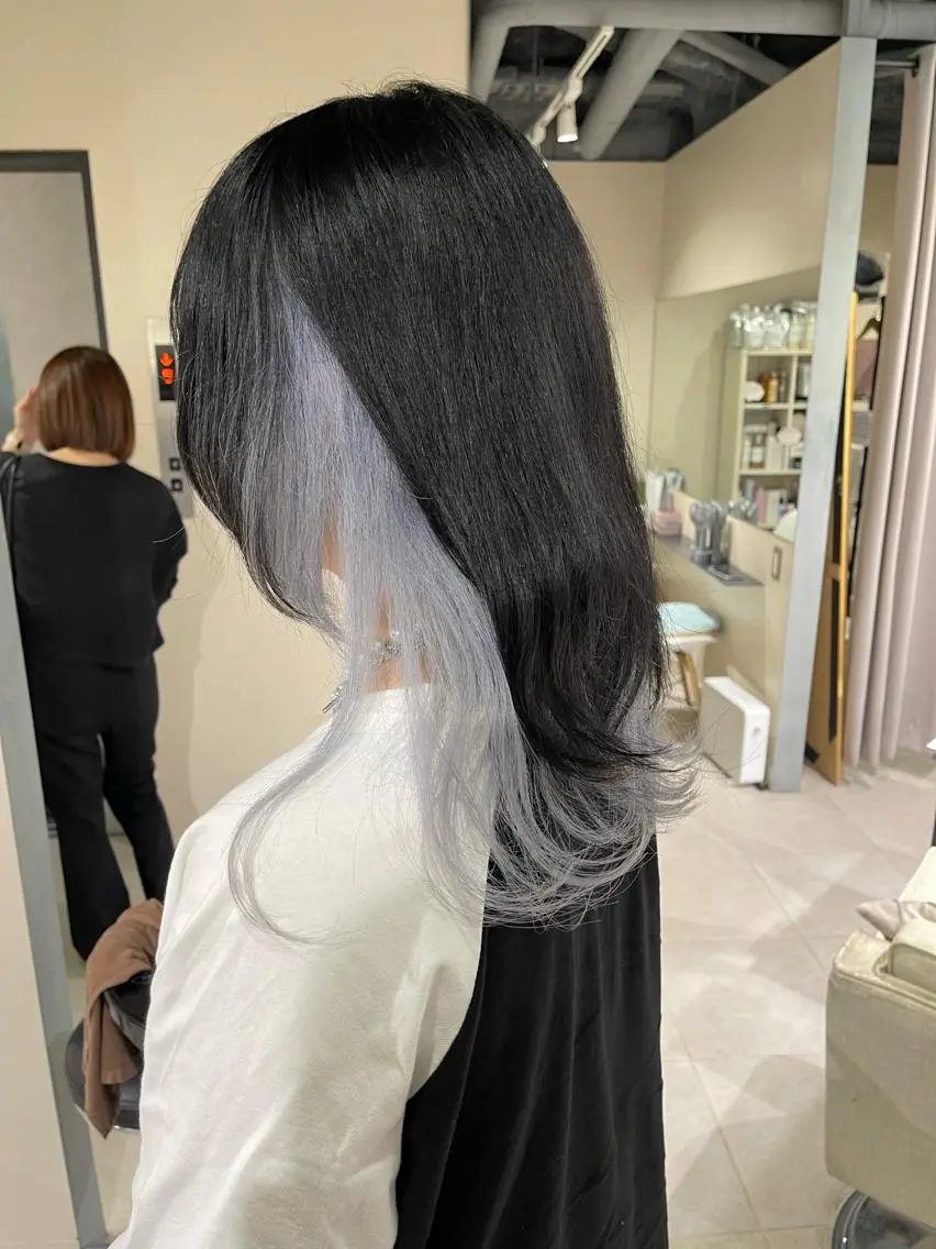 ロング シールエクステ くびれヘア エクステ 顔まわりレイヤー 顔周りカット ヘアカラー ブリーチ🔥ベージュ /グレー/daikiのヘアスタイル