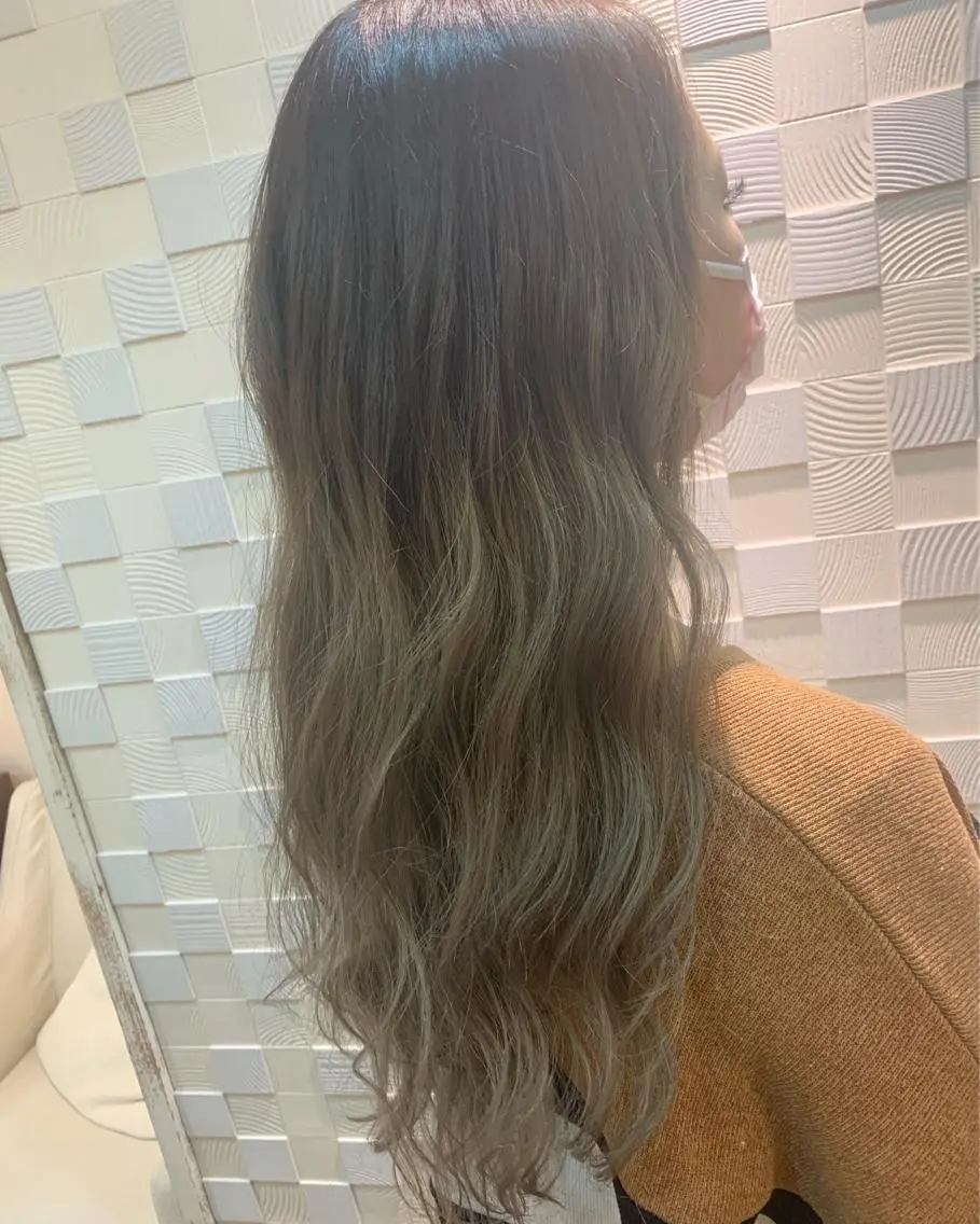 ロング ヘアカラー 副店長　山本 竜司のヘアスタイル