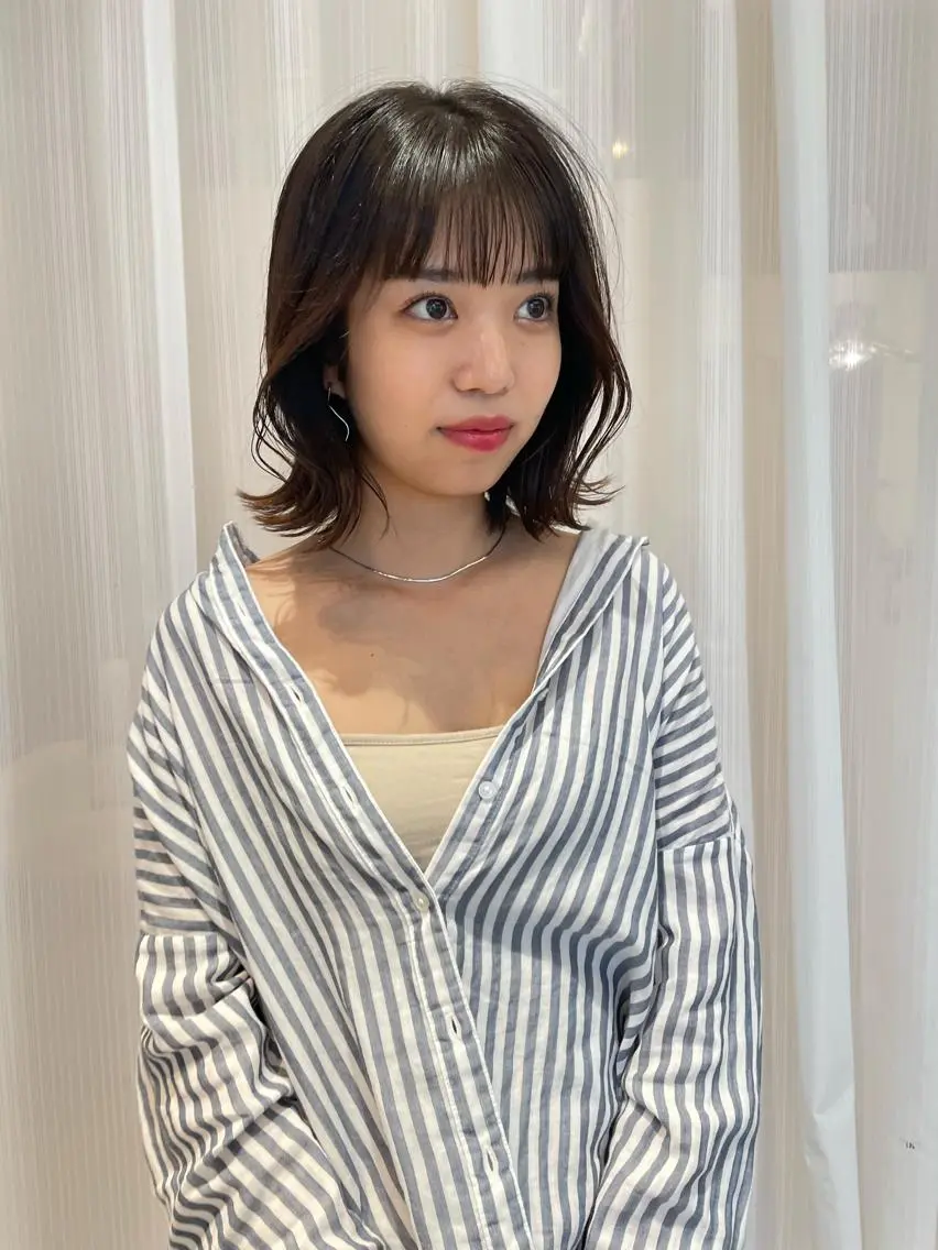 ミディアム 外ハネヘア カット ヘアカラー トリートメント レイヤーカット🎀 kanaのヘアスタイル