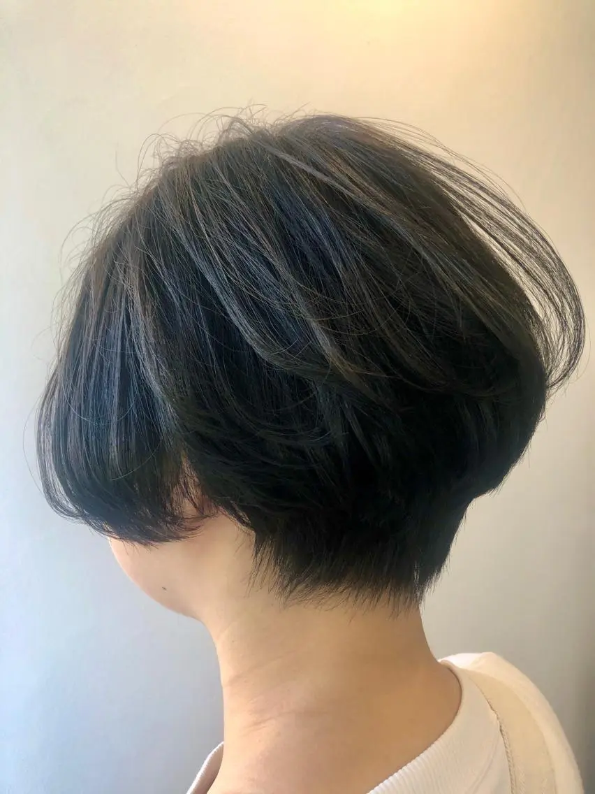 ショート カラー サワタ ミサのヘアスタイル