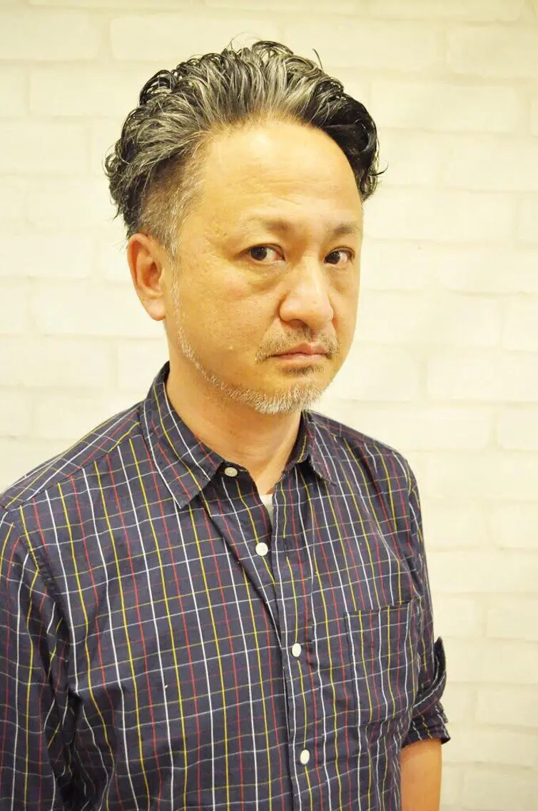 ミディアム 近藤 真のヘアスタイル