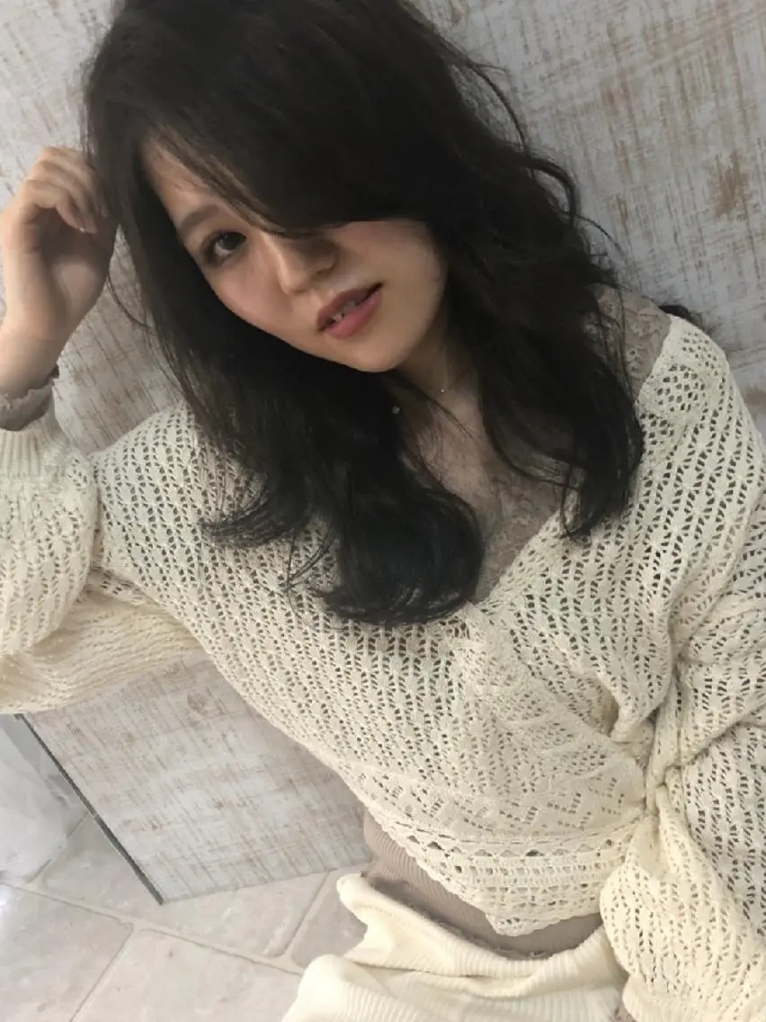 セミロング カラー ヘアアレンジ See by merの眉毛・アイブロウイメージ