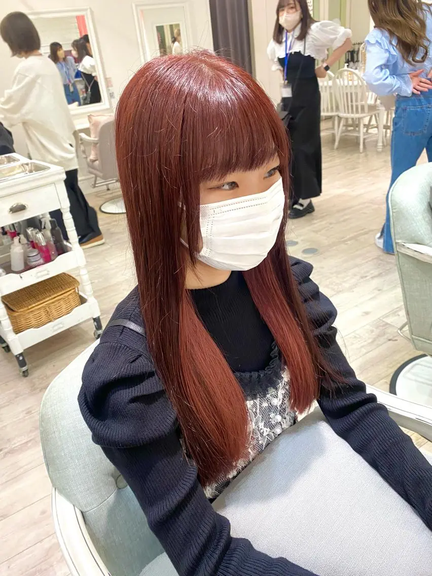 ロング カラー ブリーチ ボルドーカラー ブリーチなしカラー カット ヘアカラー 暖色カラー✨️ 門内 梨真のヘアスタイル