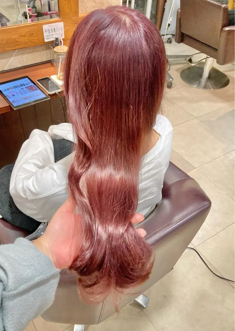 ロング カラー ブリーチ ブラウンカラー ピンクカラー カットが上手い 💇‍♂🌸サク🌸のヘアスタイル