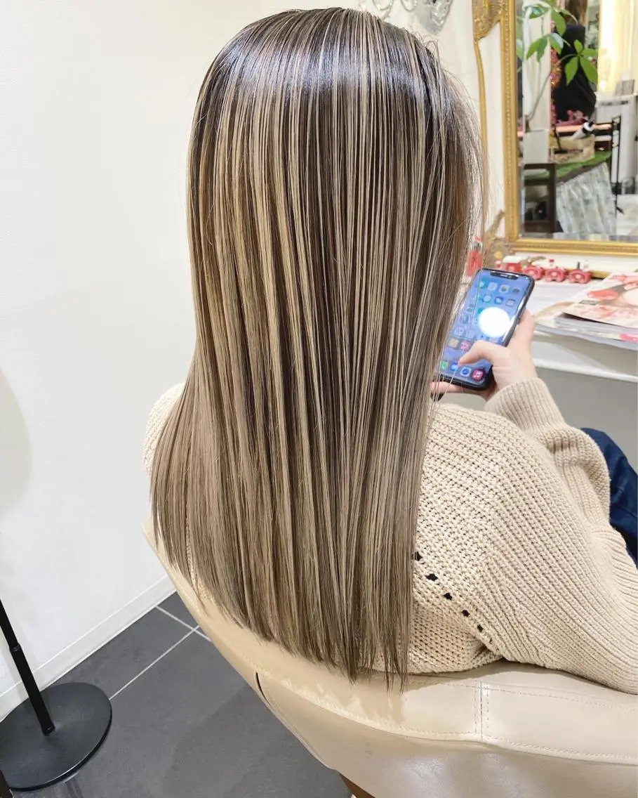 セミロング カラー バレイヤージュ 髪質改善 レイヤーカット カット ヘアカラー トリートメント 山崎俊輔/髪質改善 /バレイヤージュのヘアスタイル