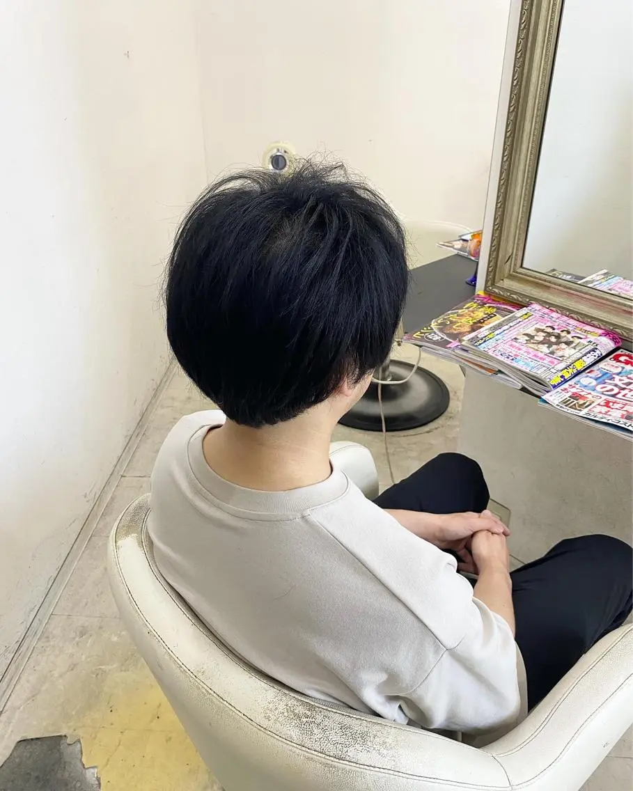 カラー メンズ 黒髪 ブルーカラー ブルーブラック 羽澤 亨威【髪質改善】のヘアスタイル