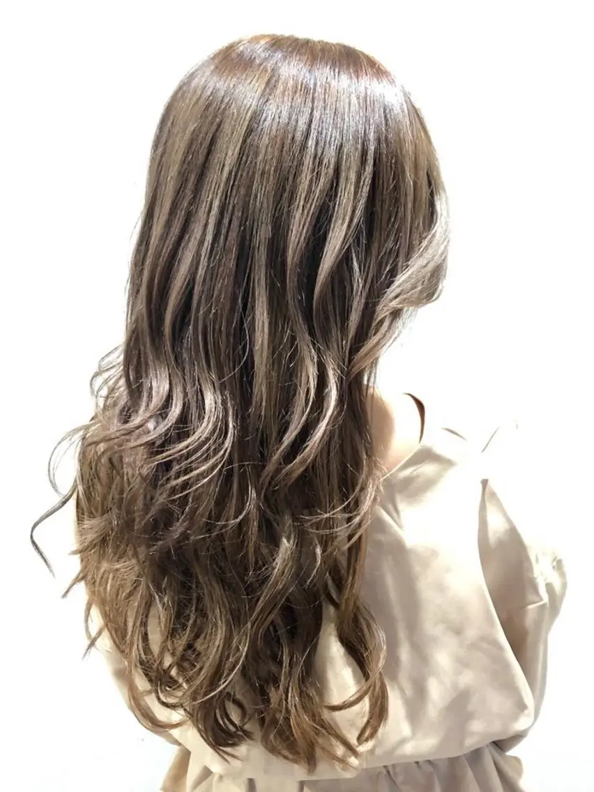 ミディアム シールエクステ エクステ ハイトーン得意😍 Lumiereのヘアスタイル