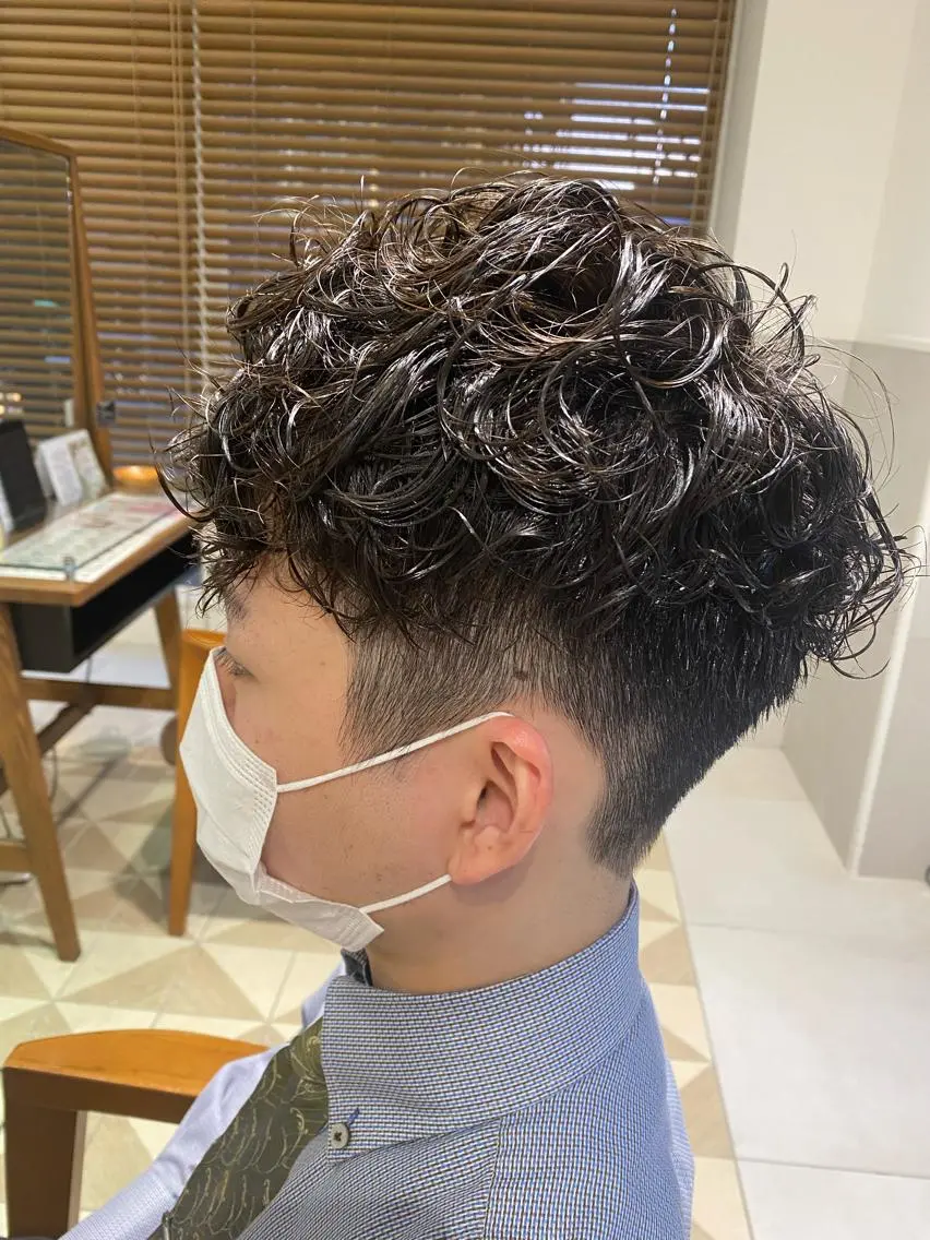 ショート カラー パーマ ヘアアレンジ メンズ カット パーマ メンズパーマの巨匠 鈴木純のヘアスタイル
