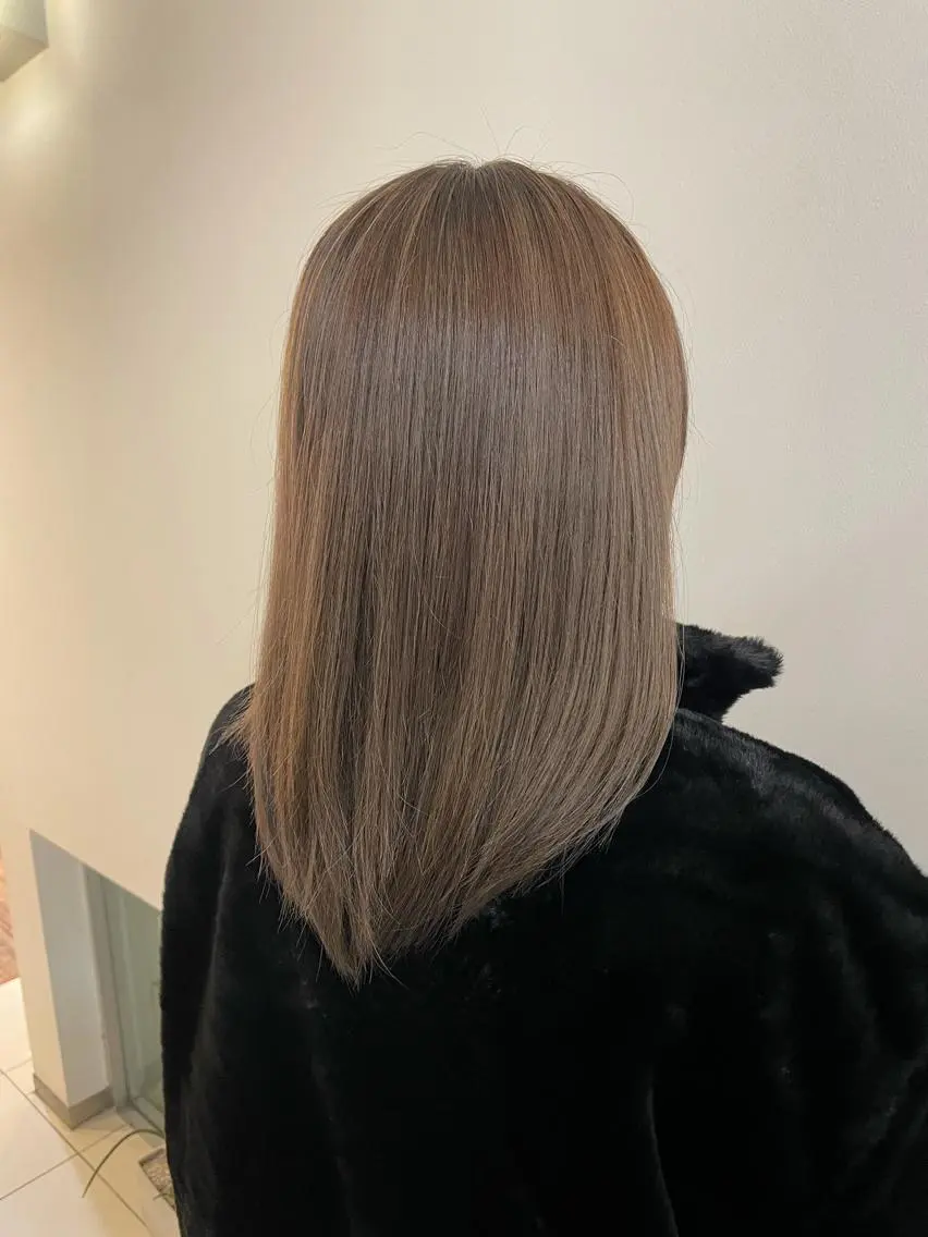 カラー ブリーチ 後藤 澪のヘアスタイル