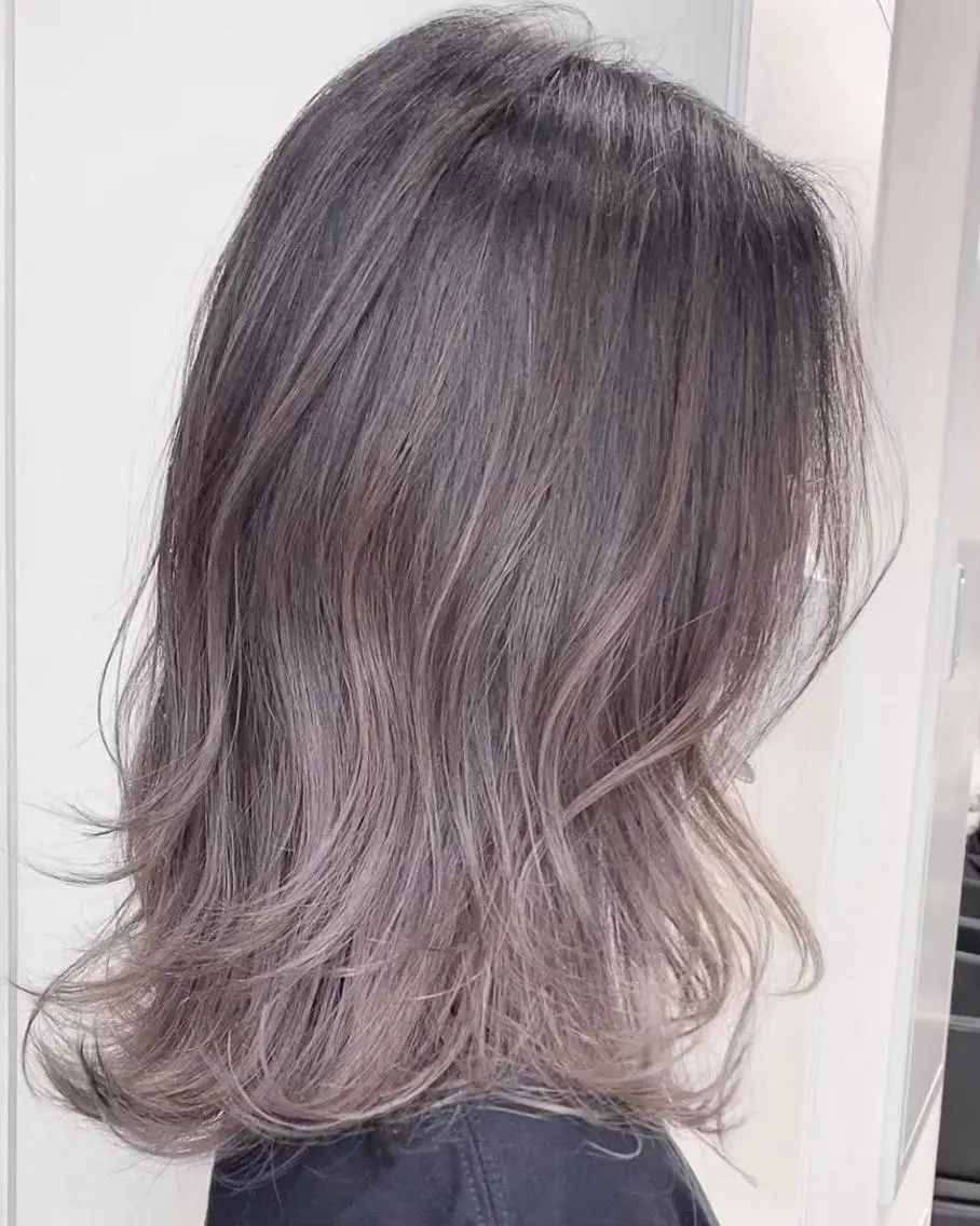 セミロング カラー セミロングパーマ ブリーチ ダブルカラー ハイライトカラー イルミナカラー 【公式】amble luxe 中野のヘアスタイル