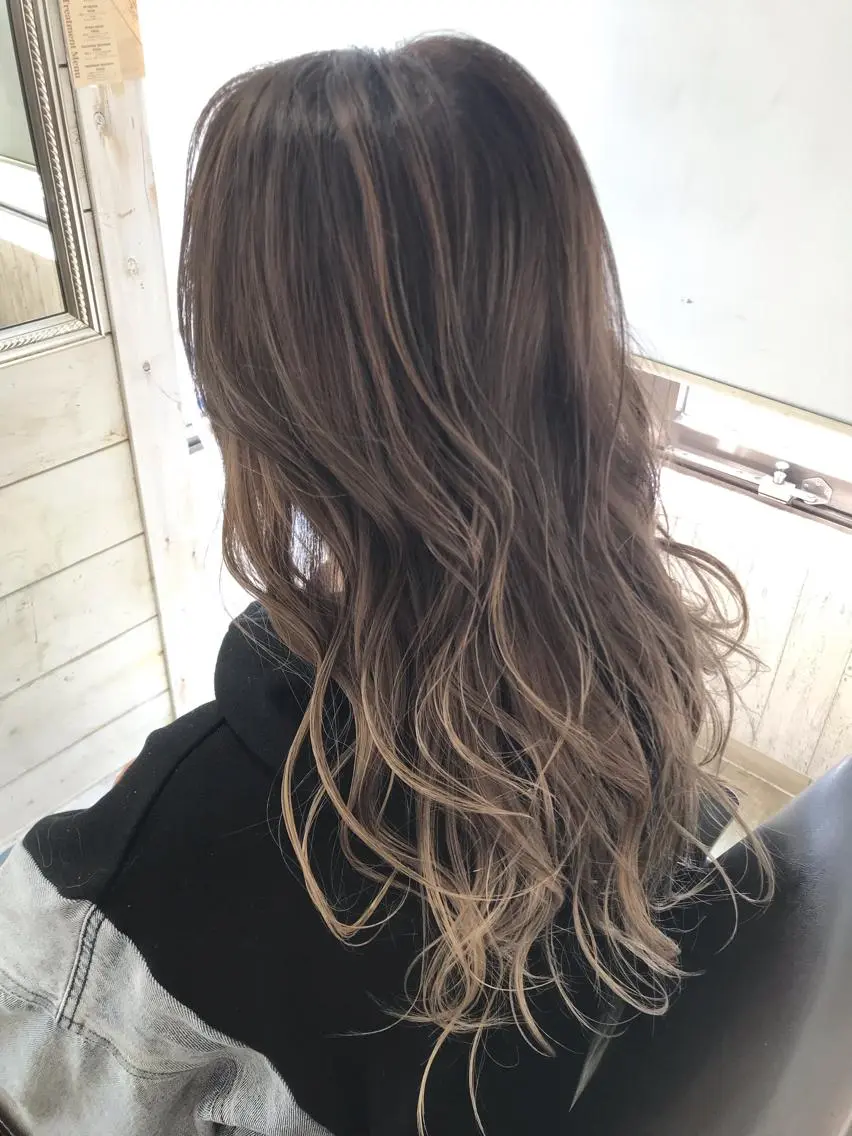 ロング カラー regalo MAKOのヘアスタイル