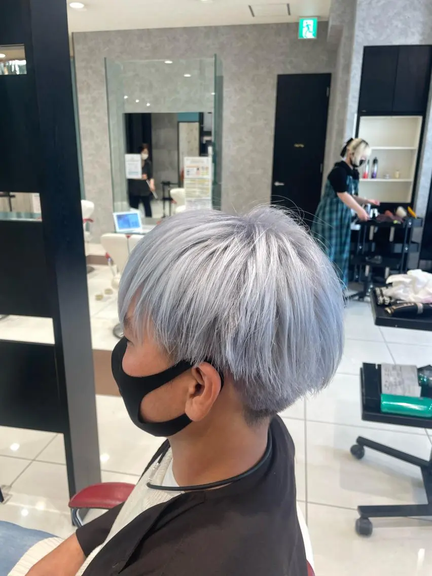 メンズ ハイトーンカラー✨️ 艶カラー特化Amiのヘアスタイル