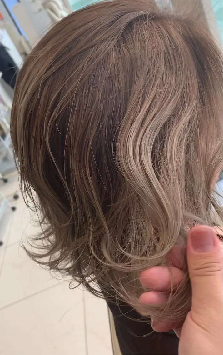 ショート カラー カット ヘアカラー トリートメント 美髪形成!色素改善! 秋田 和輝のヘアスタイル