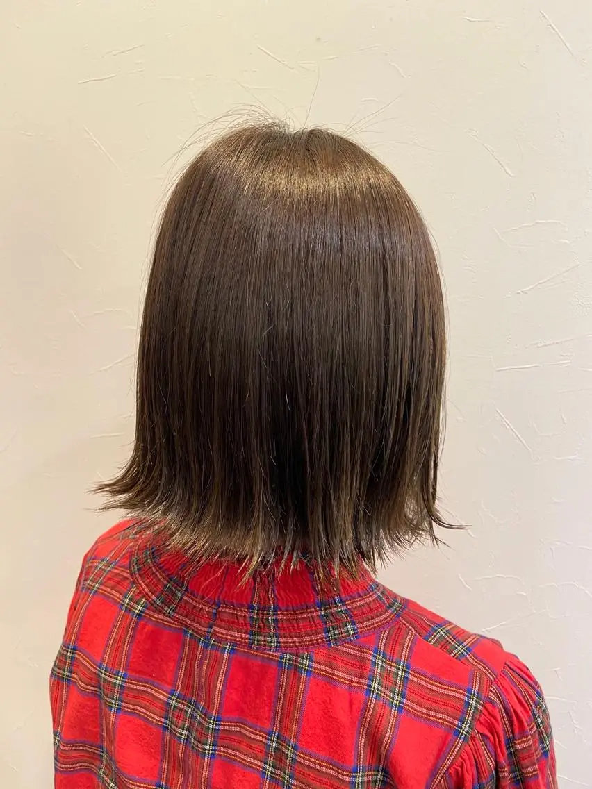 ミディアム カラー アッシュ 外ハネヘア カット ヘアカラー Total beau ty  Noaloのエステ・リラクイメージ