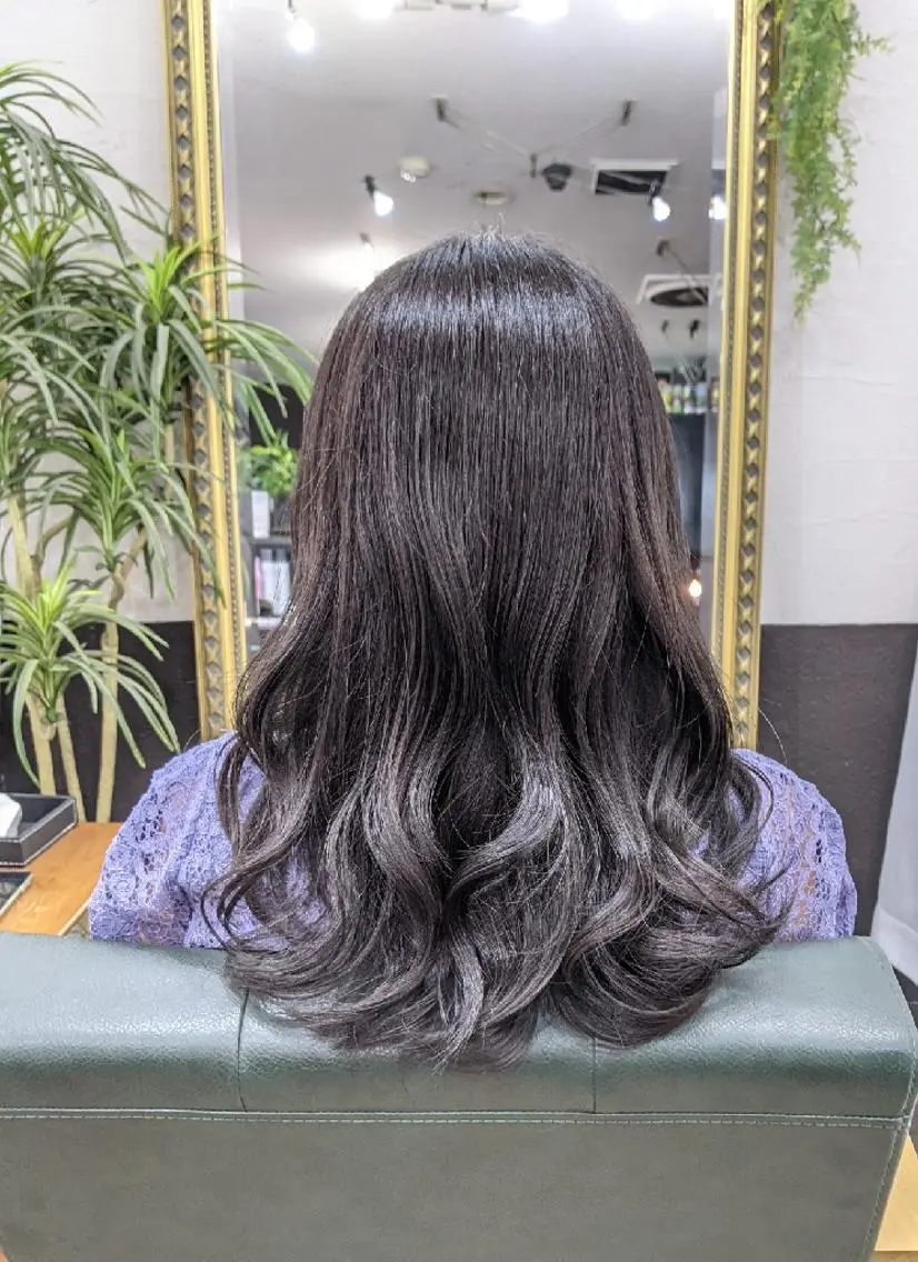 セミロング アッシュ アッシュグレー カット ヘアカラー トリートメント HIKARI＠ Ruheplatzのヘアスタイル
