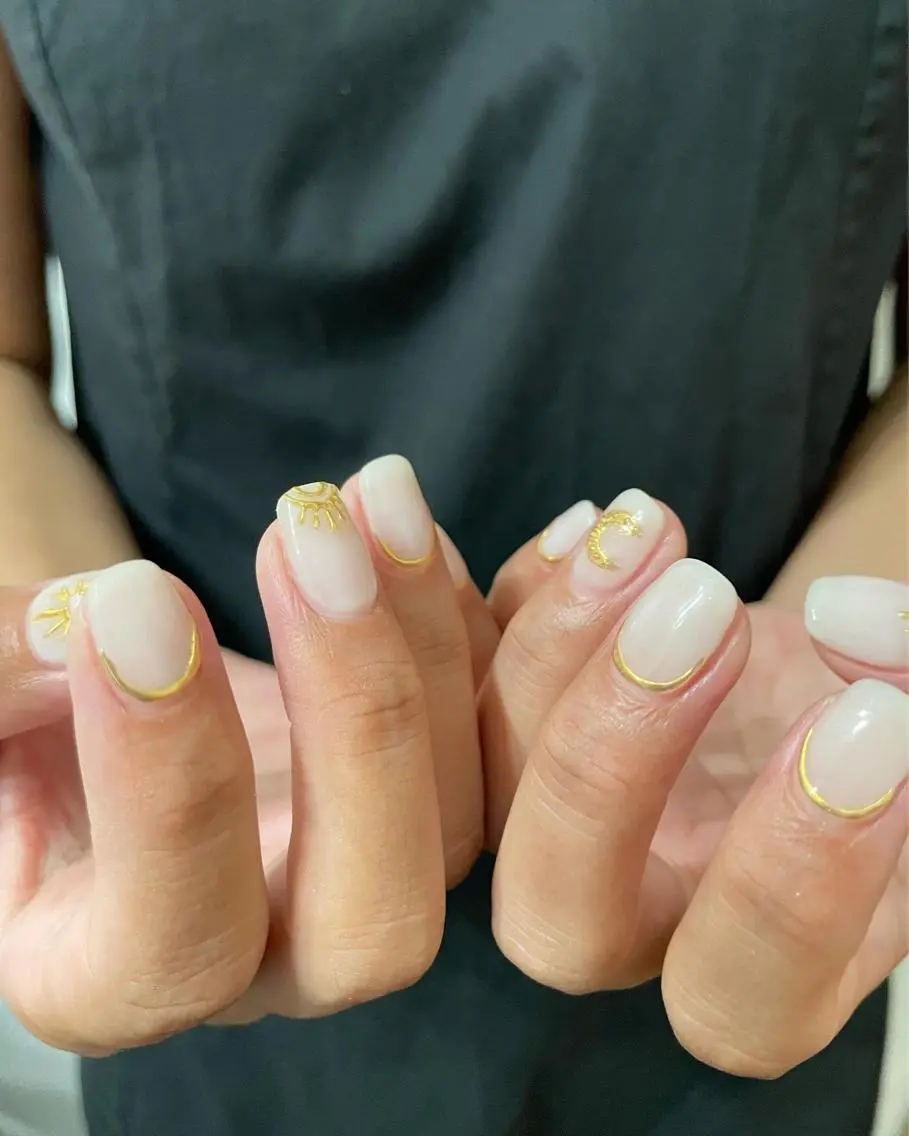 ネイル ハンドネイル フットネイル kiii.__ ✴︎*のネイルデザイン