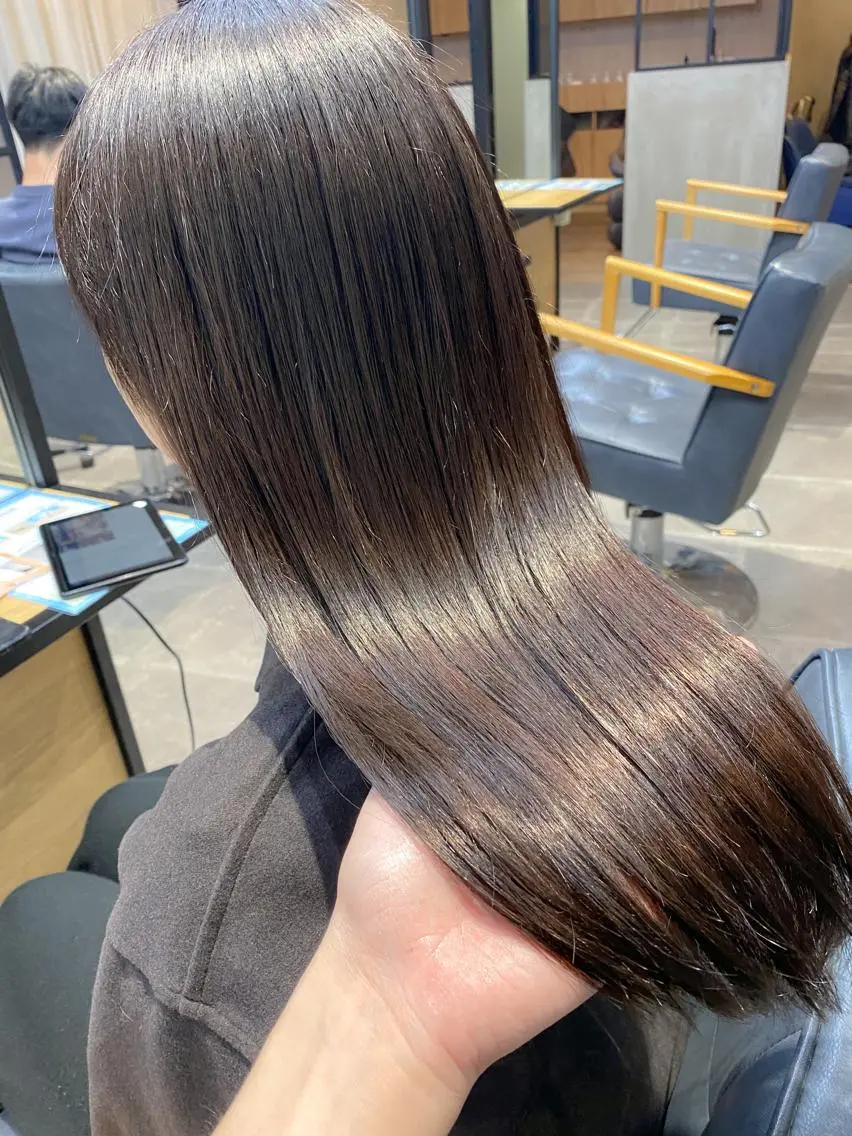 セミロング カラー グレージュ 髪質改善 縮毛矯正 カット ヘアカラー トリートメント 【透明感、艶髪】西村 有司のヘアスタイル
