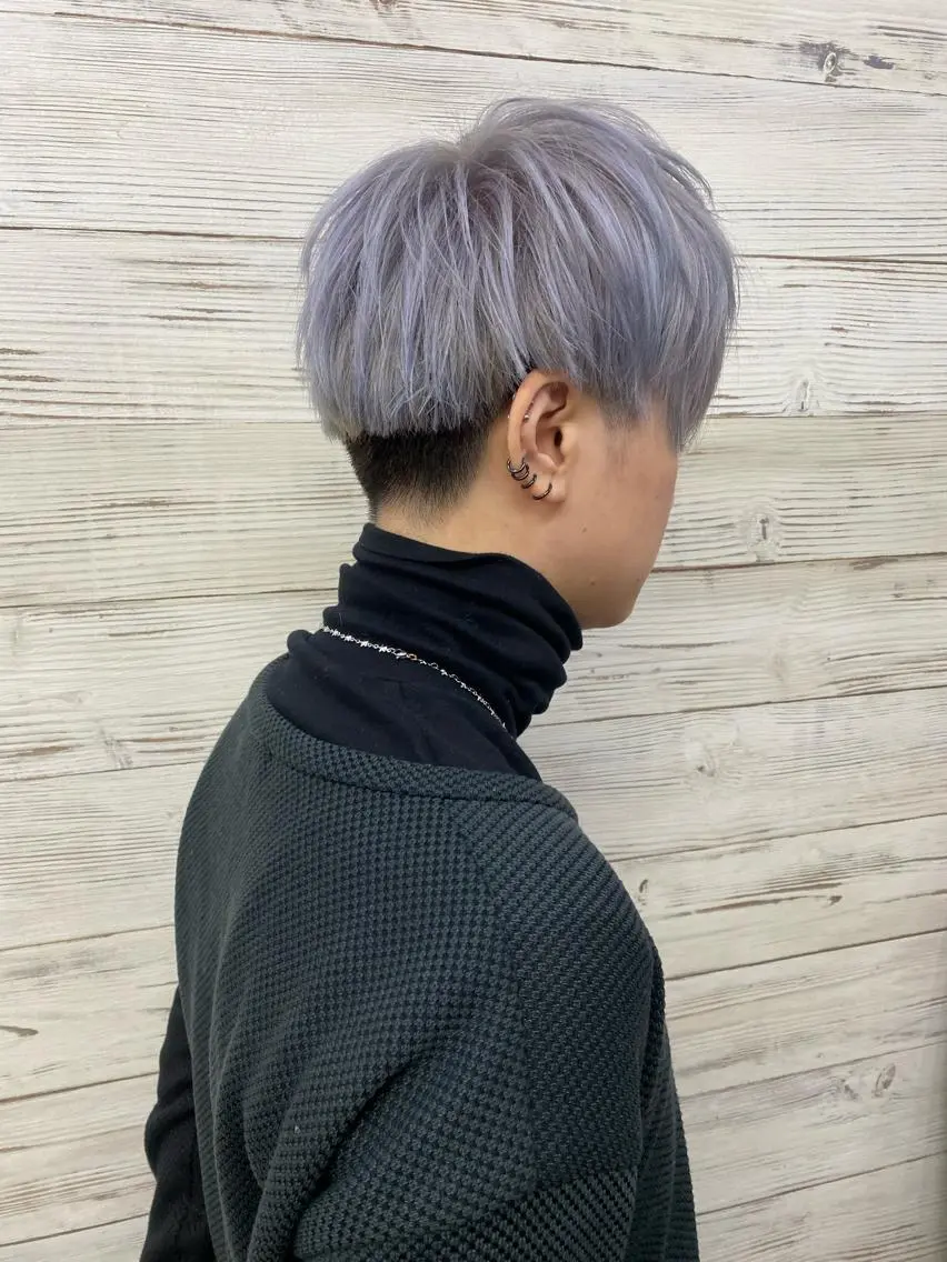 ミディアム カラー ヘアアレンジ アイブロウ ショートボブ 編み込みエクステ シールエクステ ミディアムパーマ バレイヤージュ LAVENDIA 初音のヘアスタイル