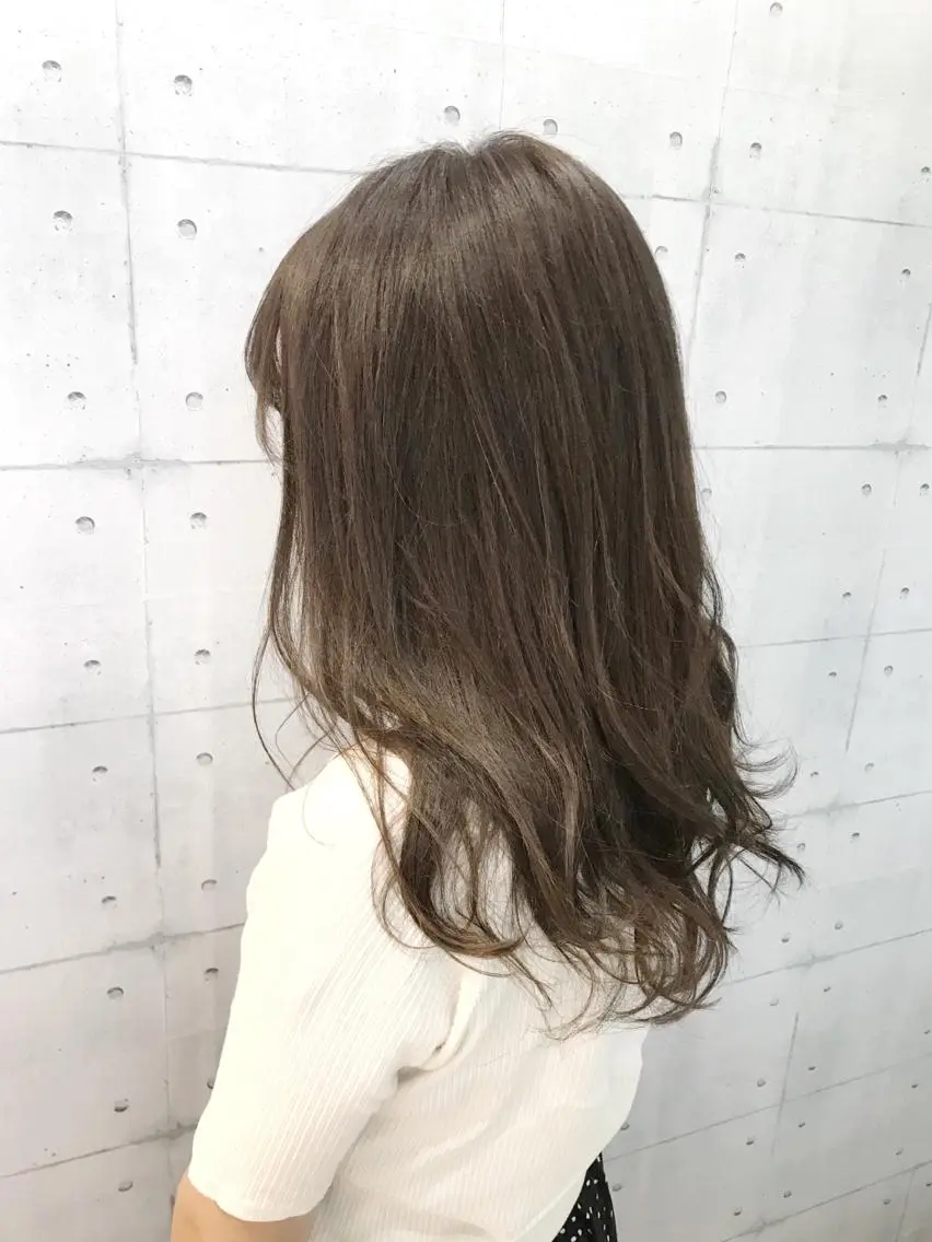 ロング カラー ベージュカラー 透明感カラー イルミナカラー カット ヘアカラー トリートメント 高木 麻知子のヘアスタイル
