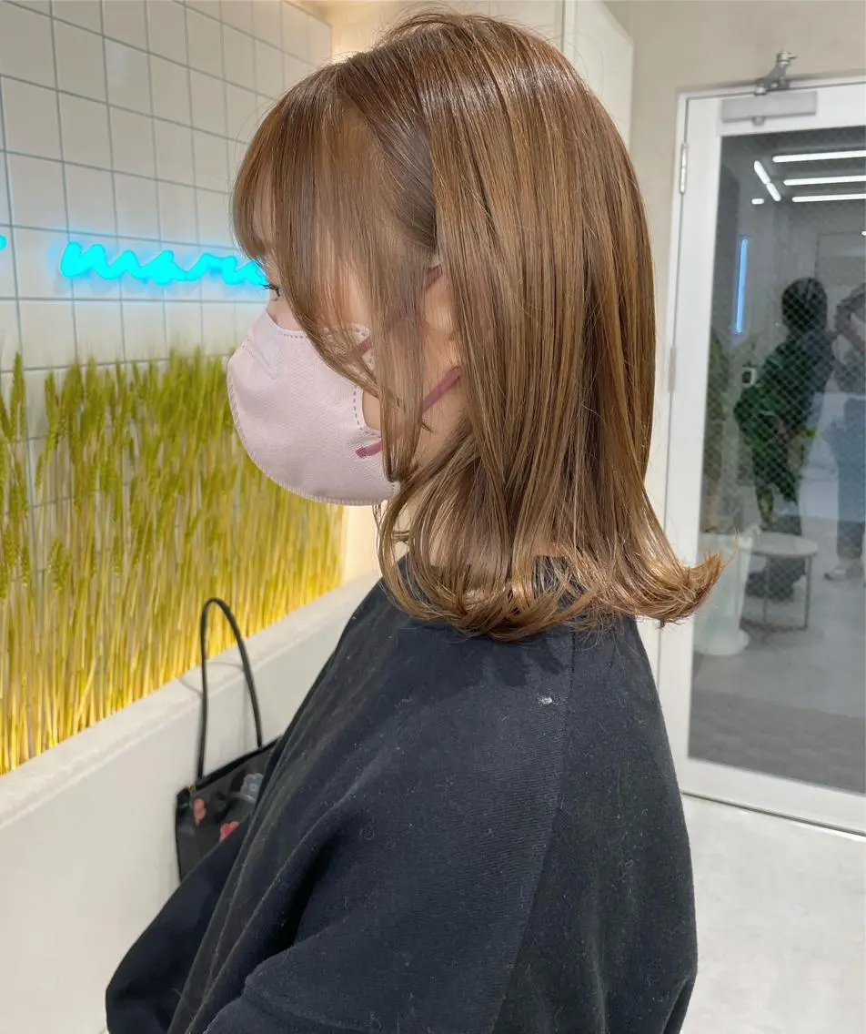 ミディアム カット ヘアカラー トリートメント 透明感オリーブ🫒/ ブリーチなしWカラーのヘアスタイル