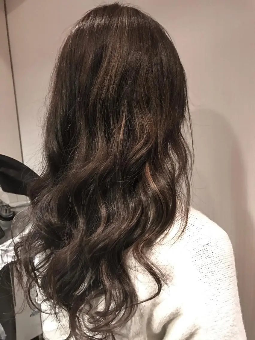 ロング カラー ハイライトカラー ハイライト ひろせ かなのヘアスタイル