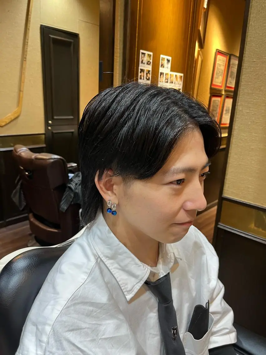 ショート メンズ センターパート メンズウルフカット ウルフカット 工藤 千織のヘアスタイル