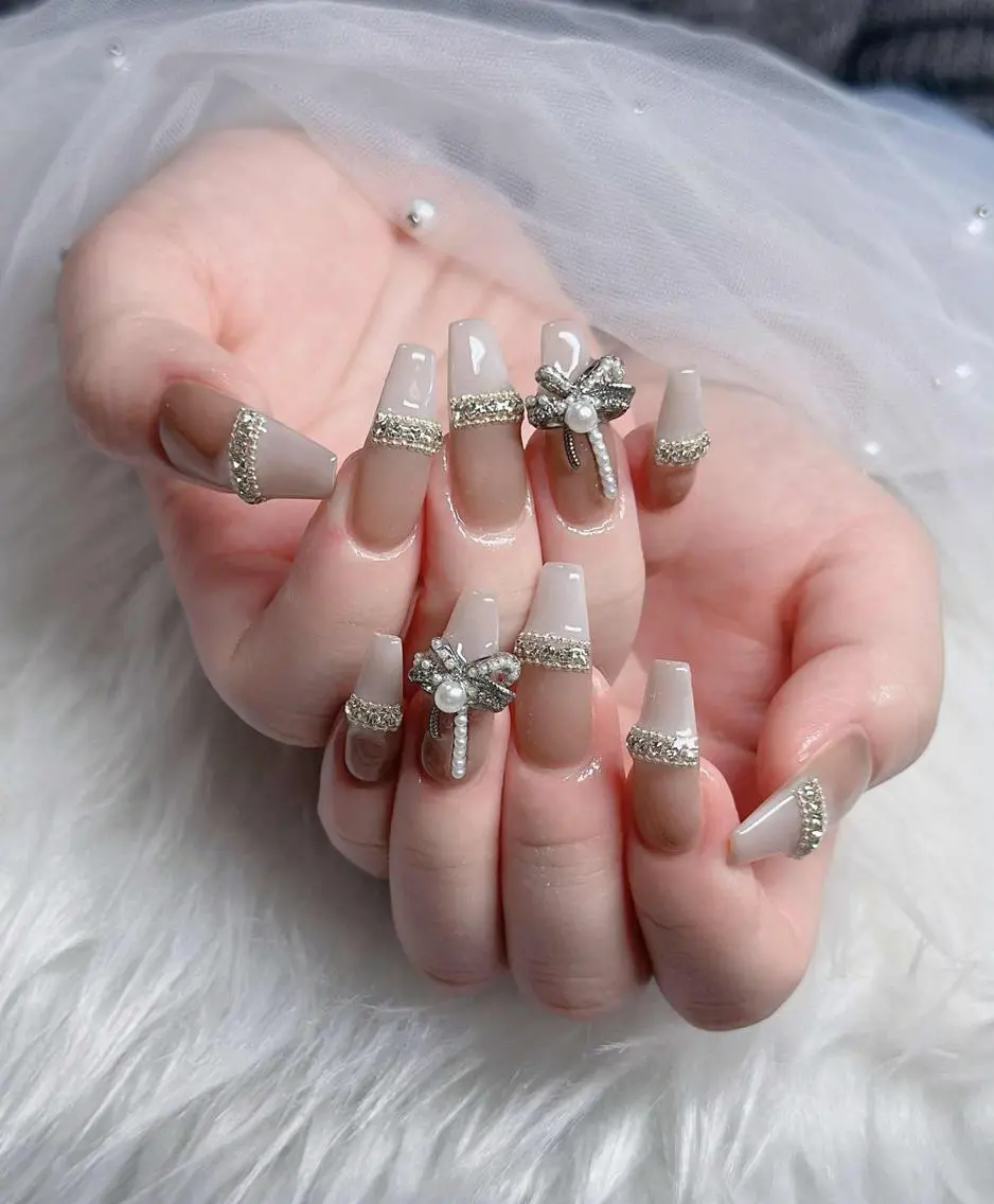 ネイル オーロラネイル フレンチネイル グラデーション ハロウィン 氷ネイル・うるうるネイル ハンドネイル Hbaby nailのネイルデザイン