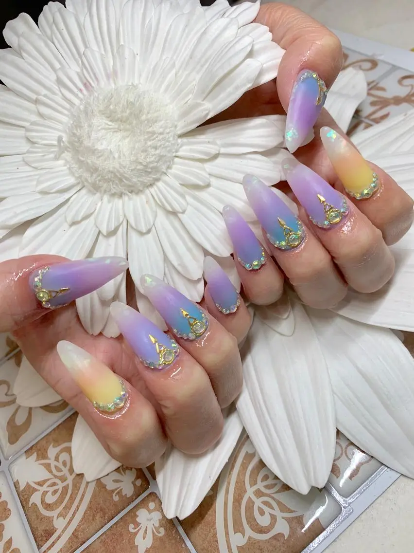 ネイル グラデーション ホログラムネイル スカルプネイル Nailsalon E's cafeのネイルデザイン