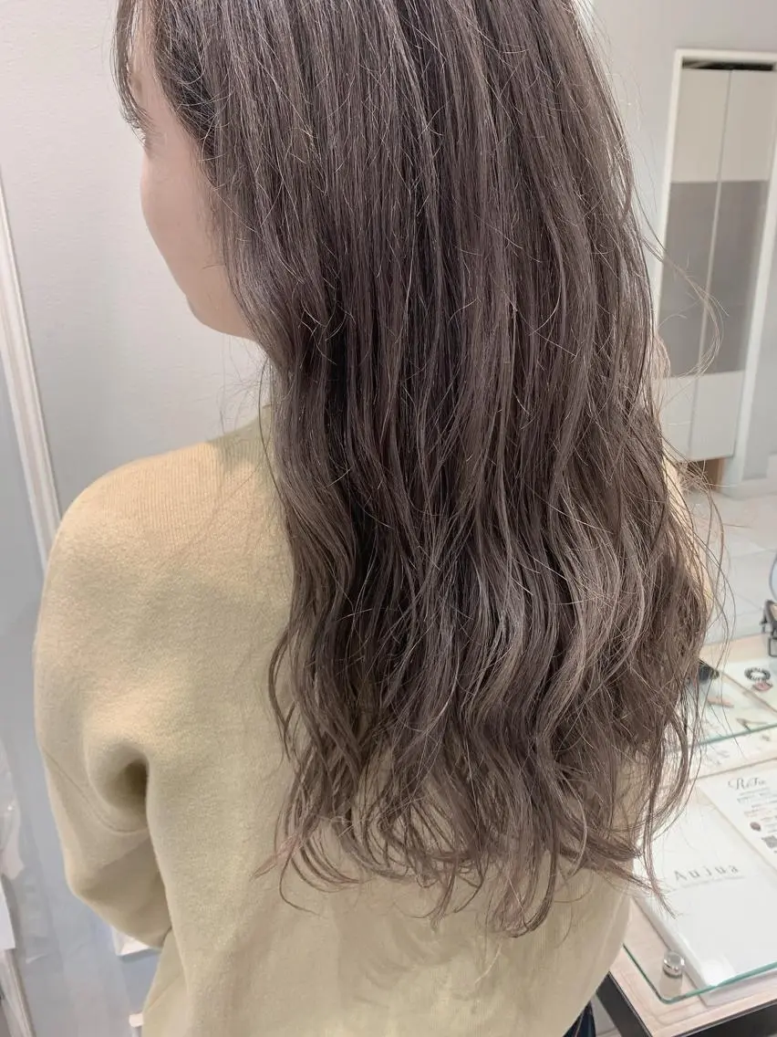 ロング カラー グレージュ ヘアカラー トリートメント 🦖鶴岡 香純🦖のヘアスタイル