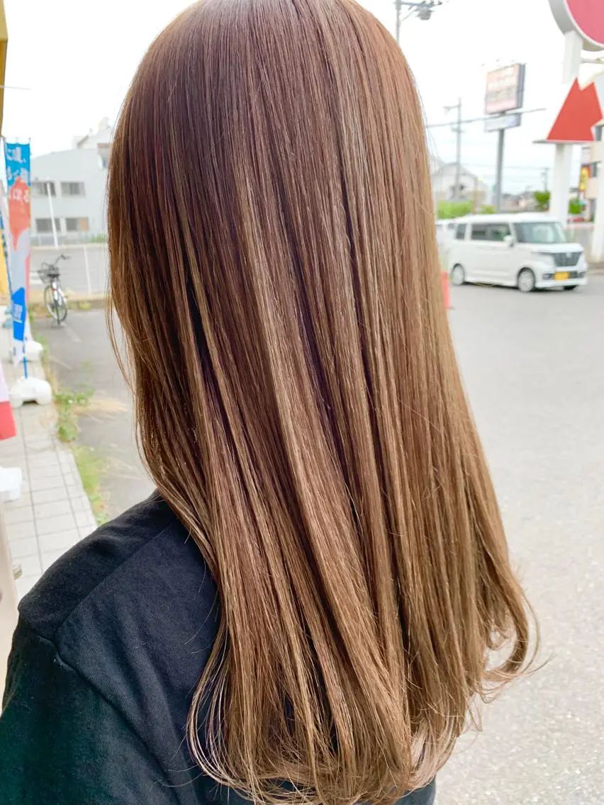 セミロング アッシュ 西村 LaniRuhrのヘアスタイル