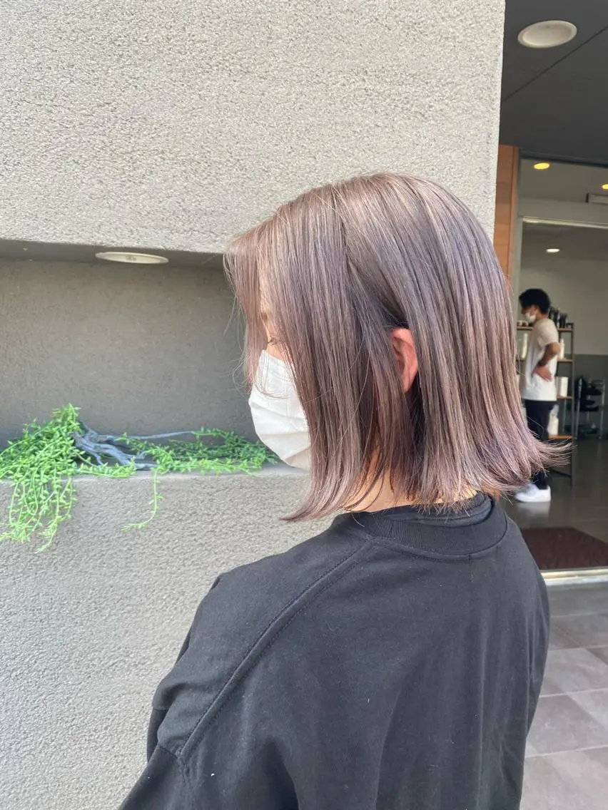 ミディアム maco 艶感ハイトーン🦋のヘアスタイル