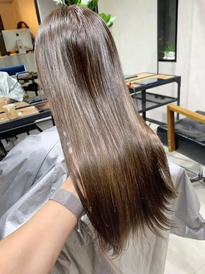 ロング カラー イルミナカラー 顔周りカット 髪質改善 トリートメント 酸熱トリートメント カット ヘアカラー トリートメント 岡崎勇人/レイヤー/ 韓国/ケラチンTRのヘアスタイル