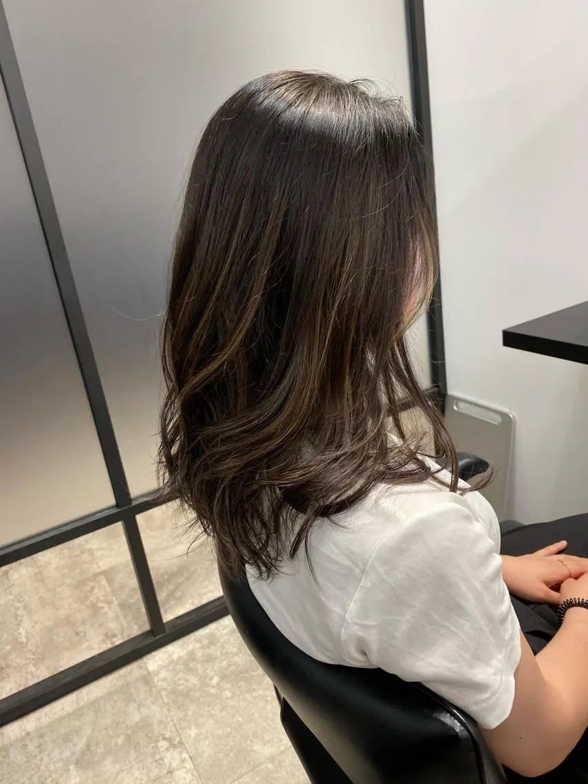 セミロング カラー ヘアアレンジ 【艶髪×韓国風】 毛流れ職人 RYOのヘアスタイル