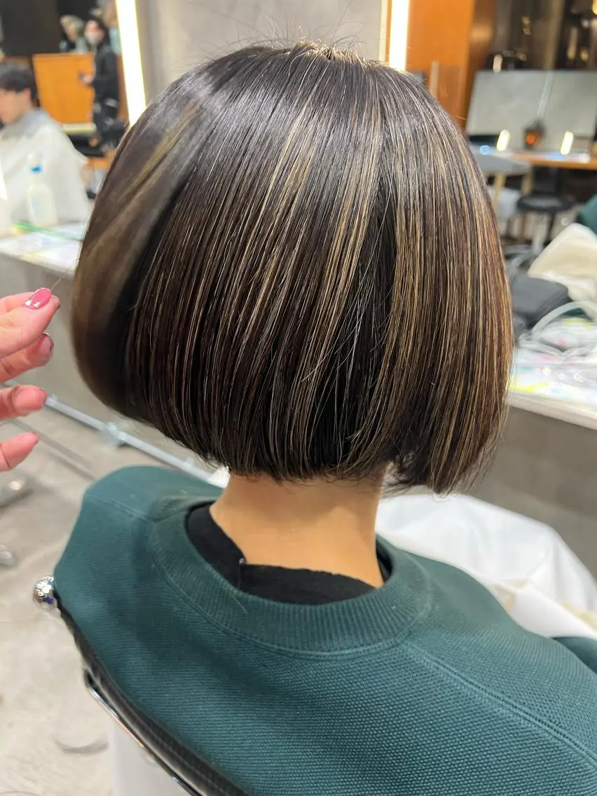 ショート カラー ハイライトカラー ハイライト 圧倒的デザイン力 店長🎨RENAのヘアスタイル