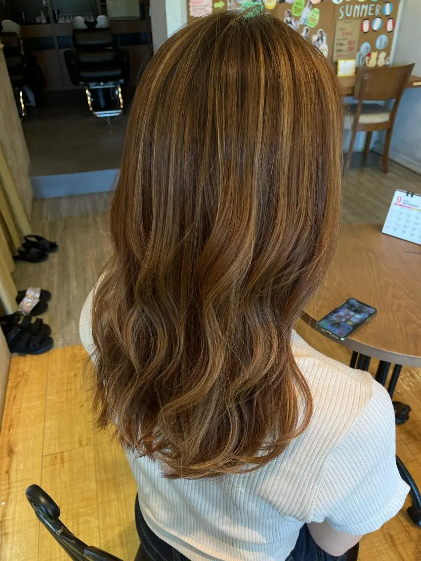 セミロング カラー カット ヘアカラー トリートメント 英語ok sohee ソヒ 305号室のヘアスタイル
