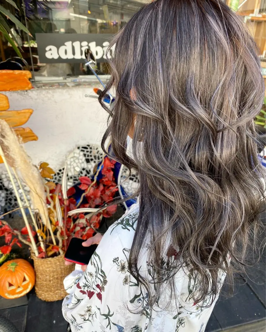 ロング カラー ハイライトカラー ハイライト ヘアカラー トリートメント 玉木 育実のヘアスタイル