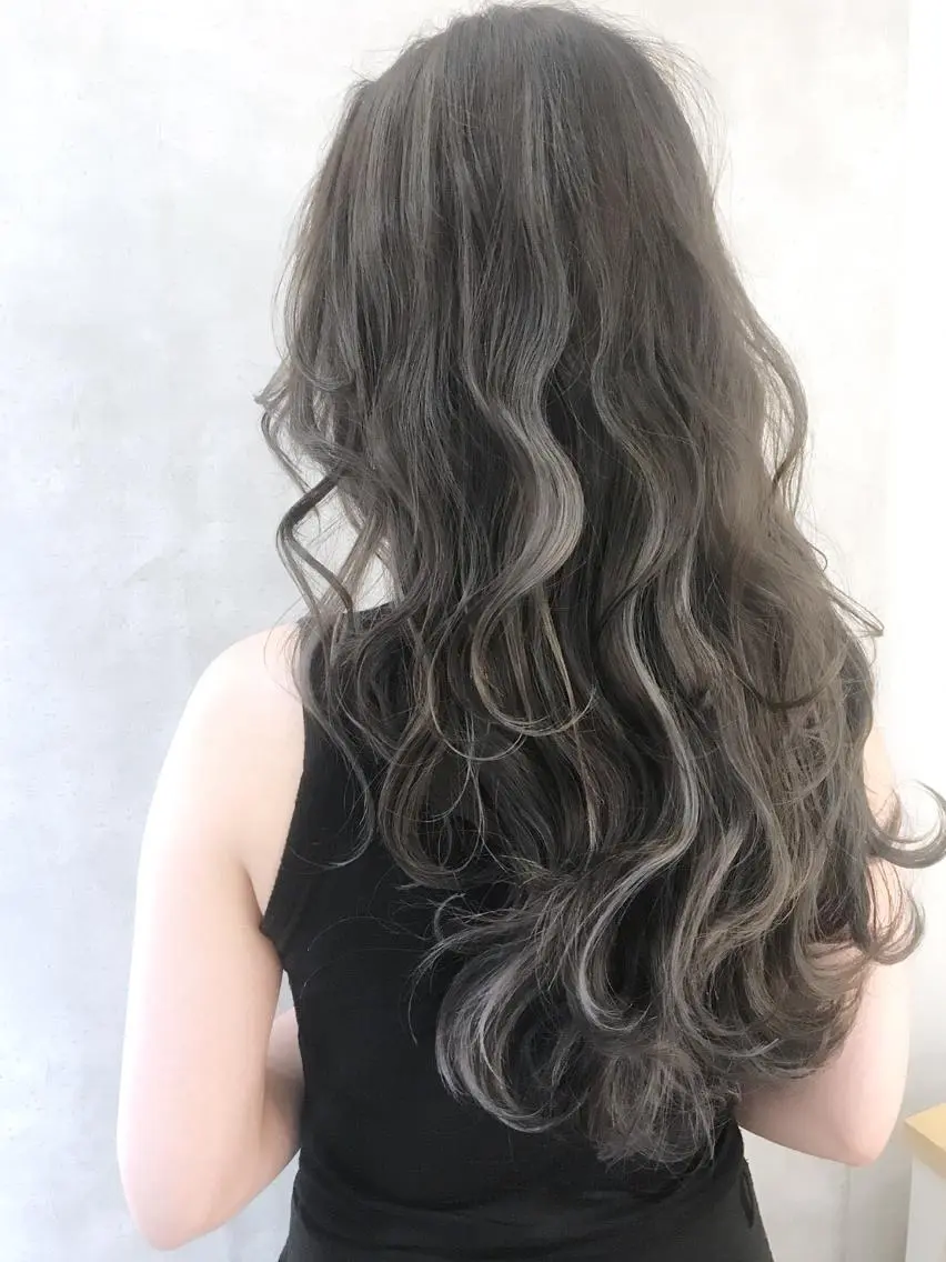 ロング カラー アディクシーカラー ブリーチ ケアブリーチ ダブルカラー ハイライトカラー MOU namba ムウナンバのヘアスタイル