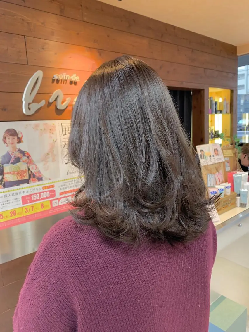 ミディアム レイヤー/艶髪カラー 森本くるみのヘアスタイル